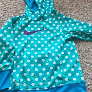Girls Nike therma fit hoodie
